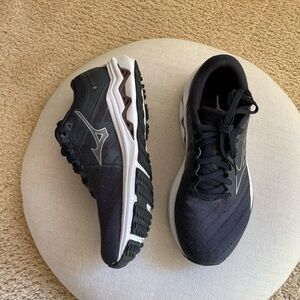 RUNNING SHOES Wave Inspire 18 Running Shoe